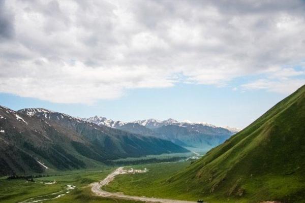 梦见下雨的吉凶财方位 梦见下雨的吉凶财方位