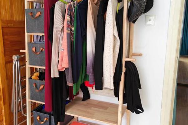 卧室风水之衣架放卧室哪个位置 卧室风水之衣架放卧室哪个位置