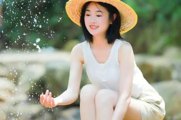 八字属水女孩长相