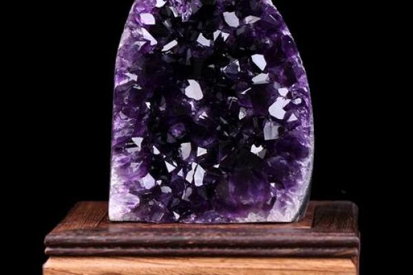 紫水晶洞摆件水晶洞风水作用