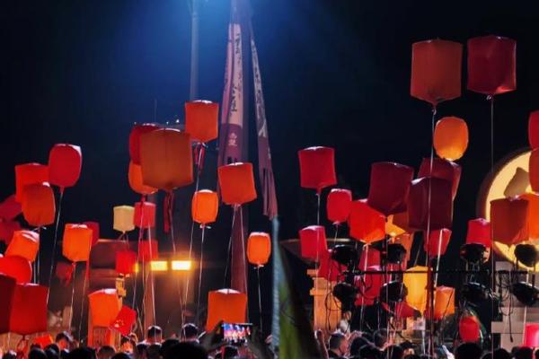 风水上中秋节放孔明灯的来历寓意 风水上中秋节放孔明灯的来历寓意