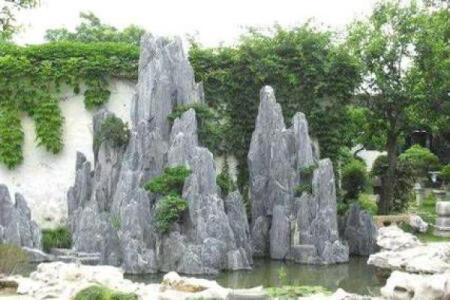 假山墓地风水