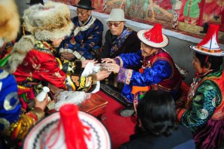 裕固族的传统节日和风俗习惯有哪些？