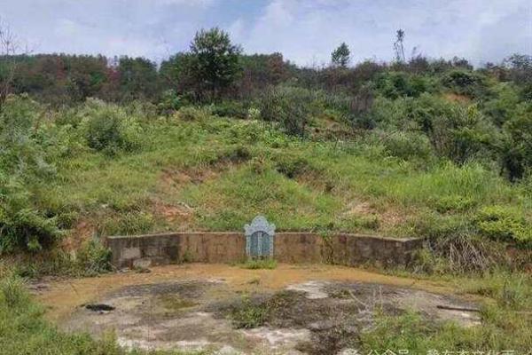 阴宅风水墓地墓碑有何讲究揭秘